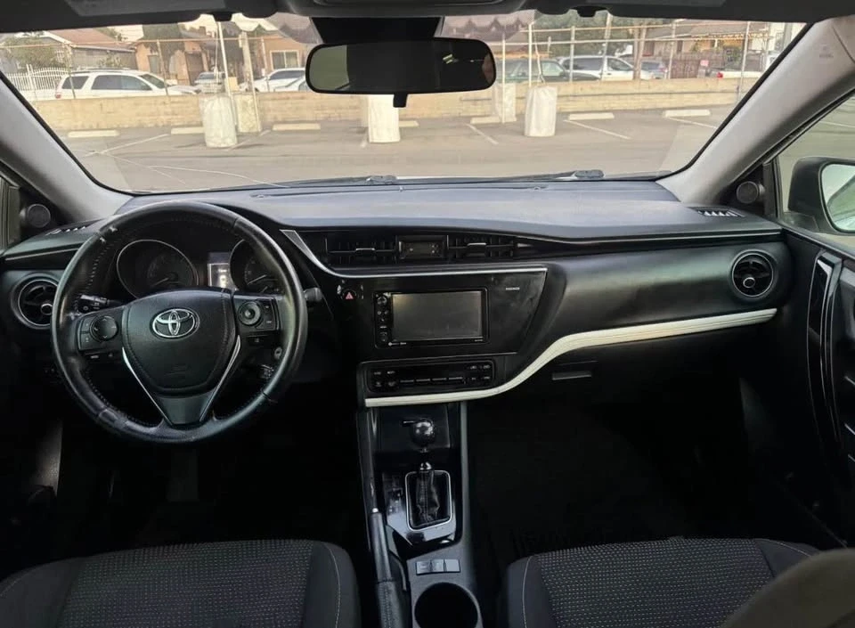 2017 Toyota Corolla 11th Gen - Image 5 of 10