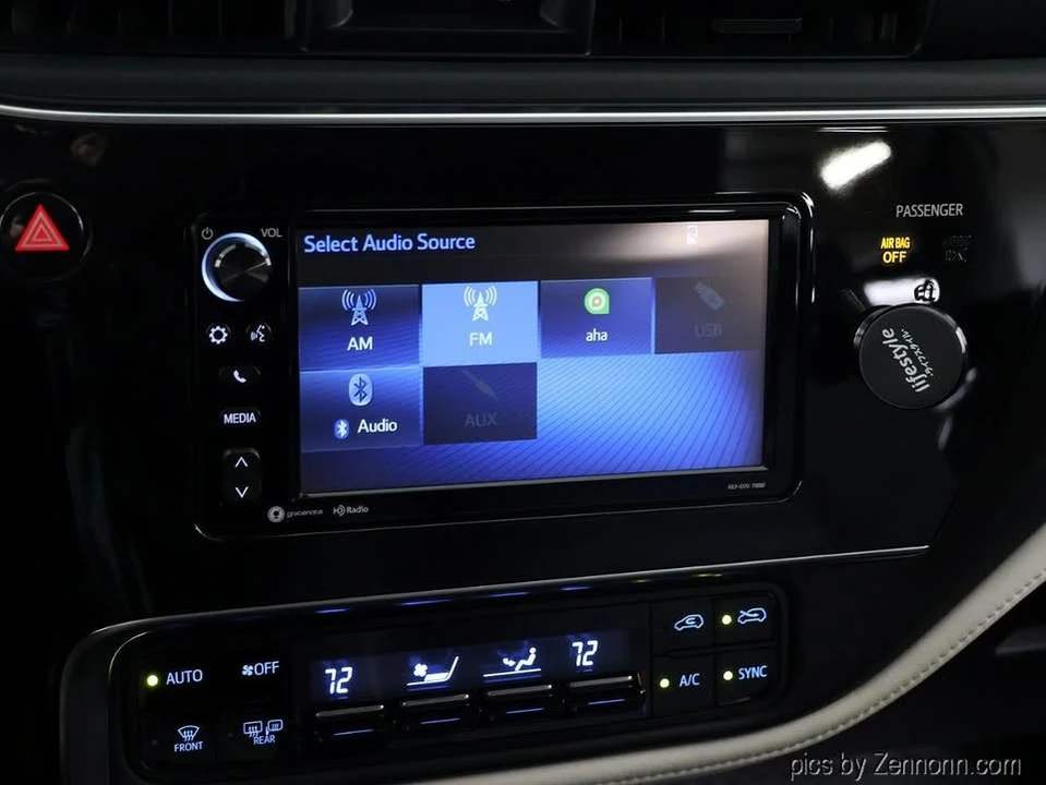 2017 Toyota Corolla 11th Gen - Image 14 of 20