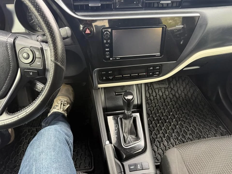 2017 Toyota Corolla 11th Gen - Image 17 of 20