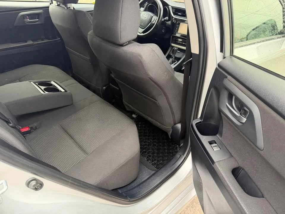 2017 Toyota Corolla 11th Gen - Image 10 of 20
