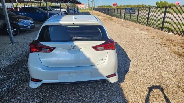 2017 Toyota Corolla 11th Gen - Image 8 of 21