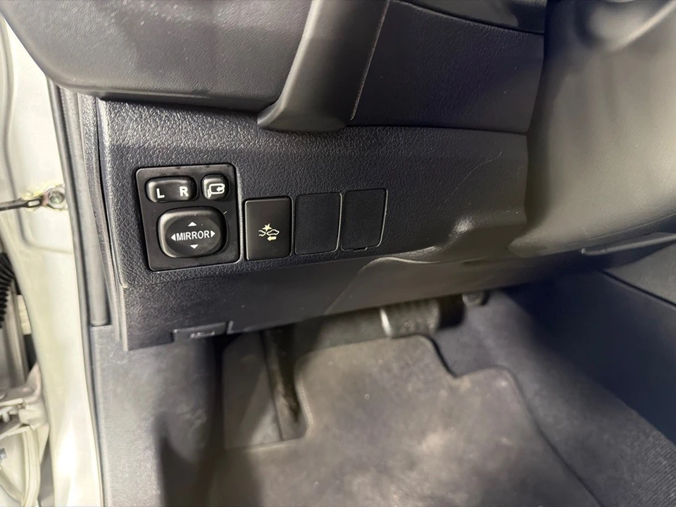 2017 Toyota Corolla 11th Gen - Image 13 of 21