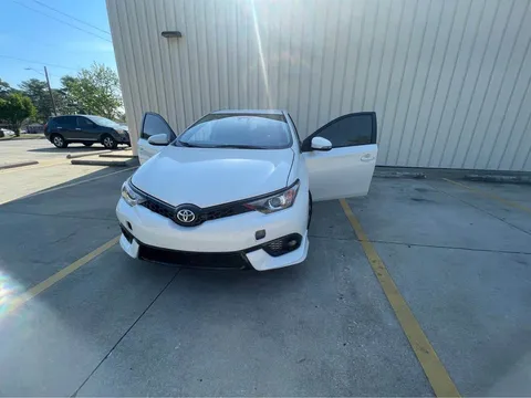 2017 Toyota Corolla 11th Gen - Image 2 of 9