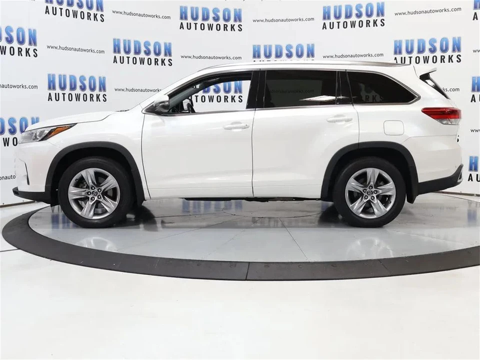 2017 Toyota Highlander - Image 3 of 31