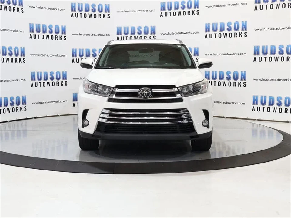 2017 Toyota Highlander - Image 9 of 31