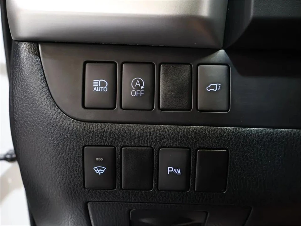 2017 Toyota Highlander - Image 13 of 31