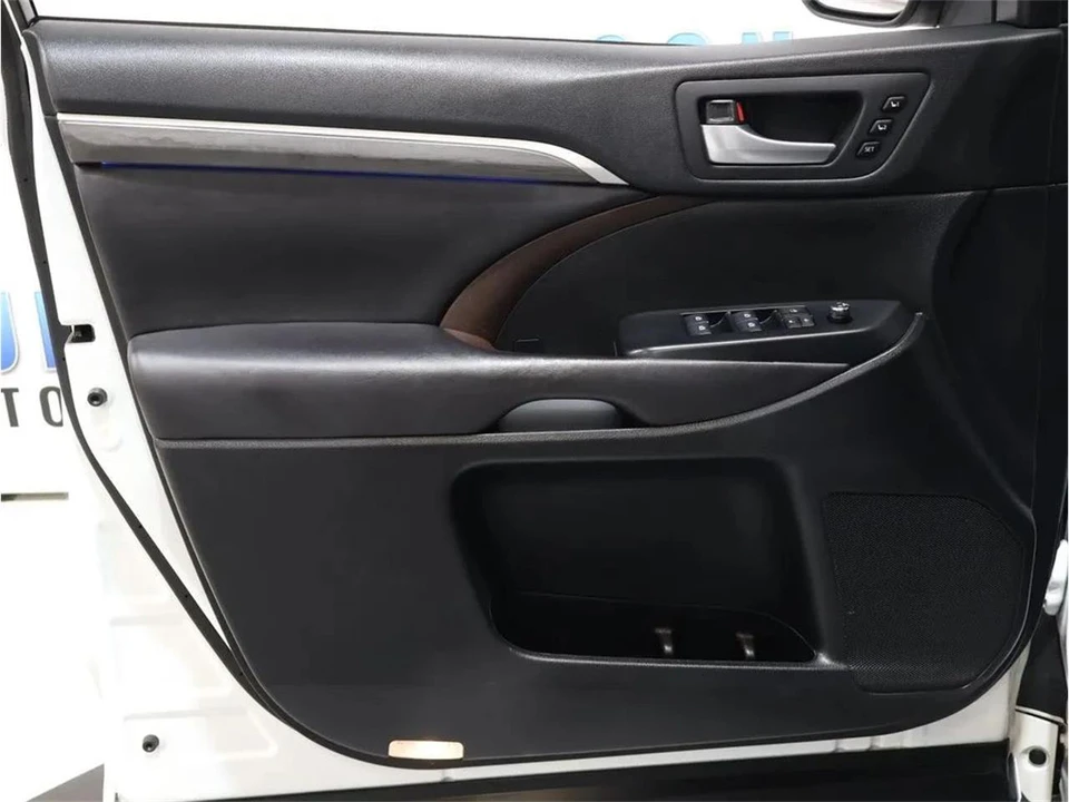 2017 Toyota Highlander - Image 10 of 31
