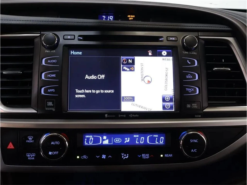 2017 Toyota Highlander - Image 18 of 31