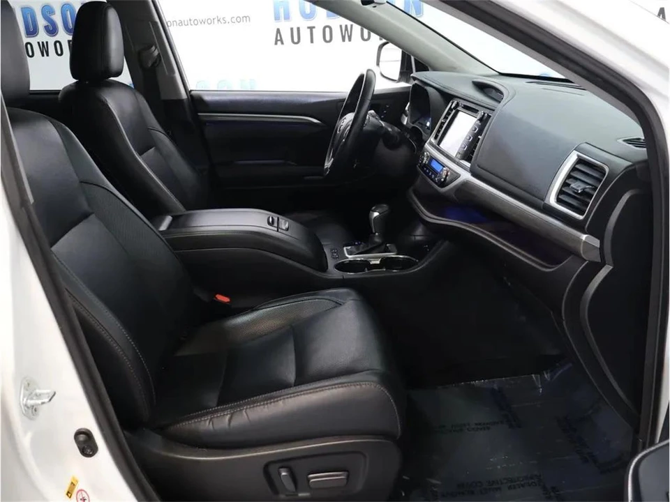 2017 Toyota Highlander - Image 30 of 31