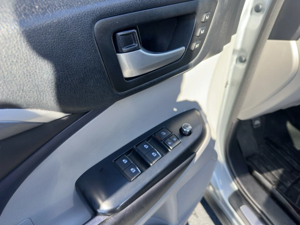 2017 Toyota Highlander - Image 6 of 12