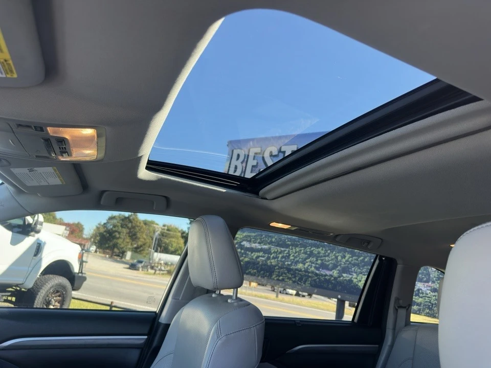 2017 Toyota Highlander - Image 5 of 12