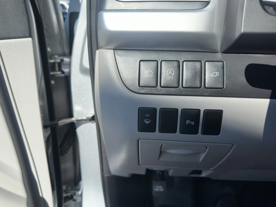 2017 Toyota Highlander - Image 7 of 12