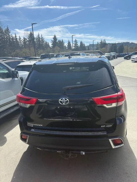 2017 Toyota Highlander - Image 4 of 8