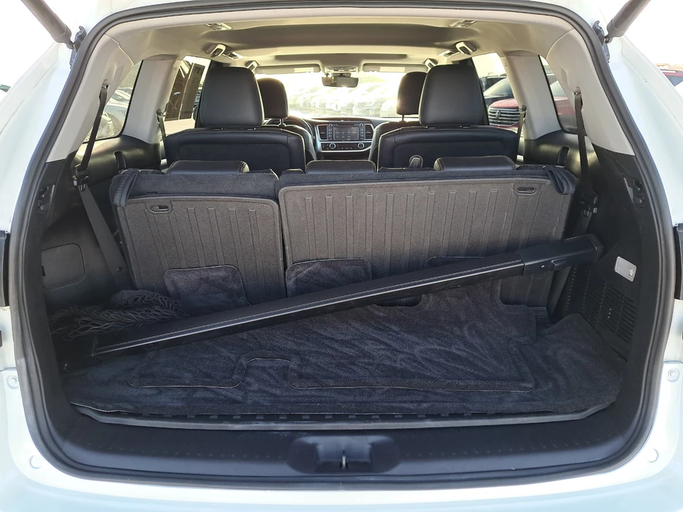 2017 Toyota Highlander - Image 8 of 21