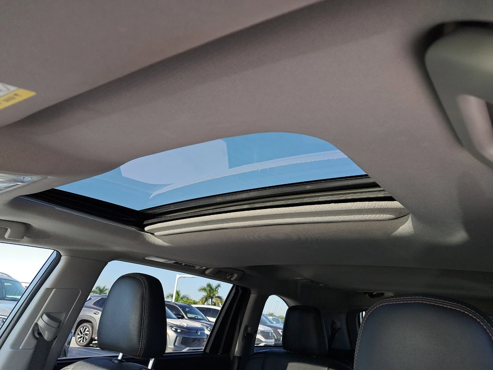 2017 Toyota Highlander - Image 14 of 21