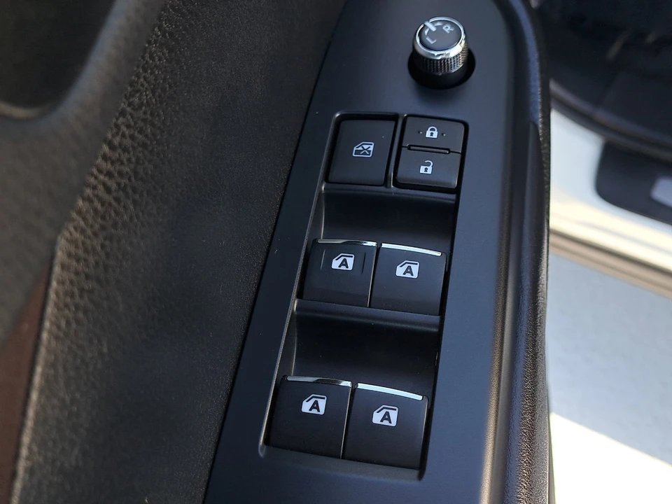 2017 Toyota Highlander - Image 16 of 21