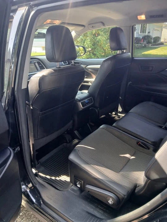 2017 Toyota Highlander - Image 6 of 12