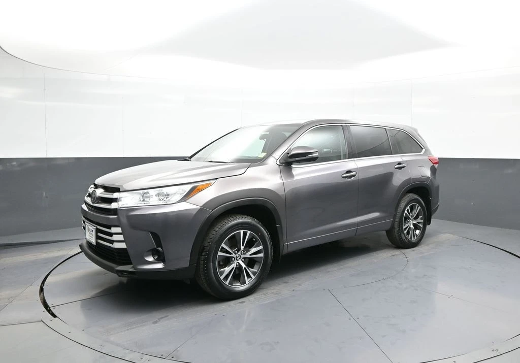 2017 Toyota Highlander - Image 10 of 12