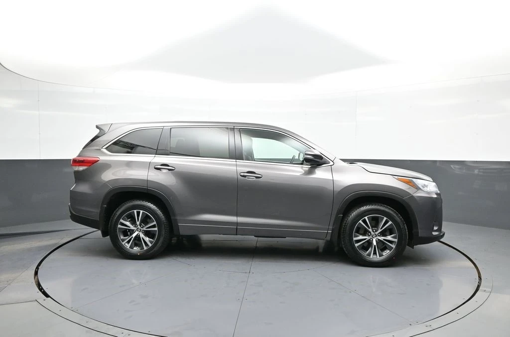 2017 Toyota Highlander - Image 5 of 12