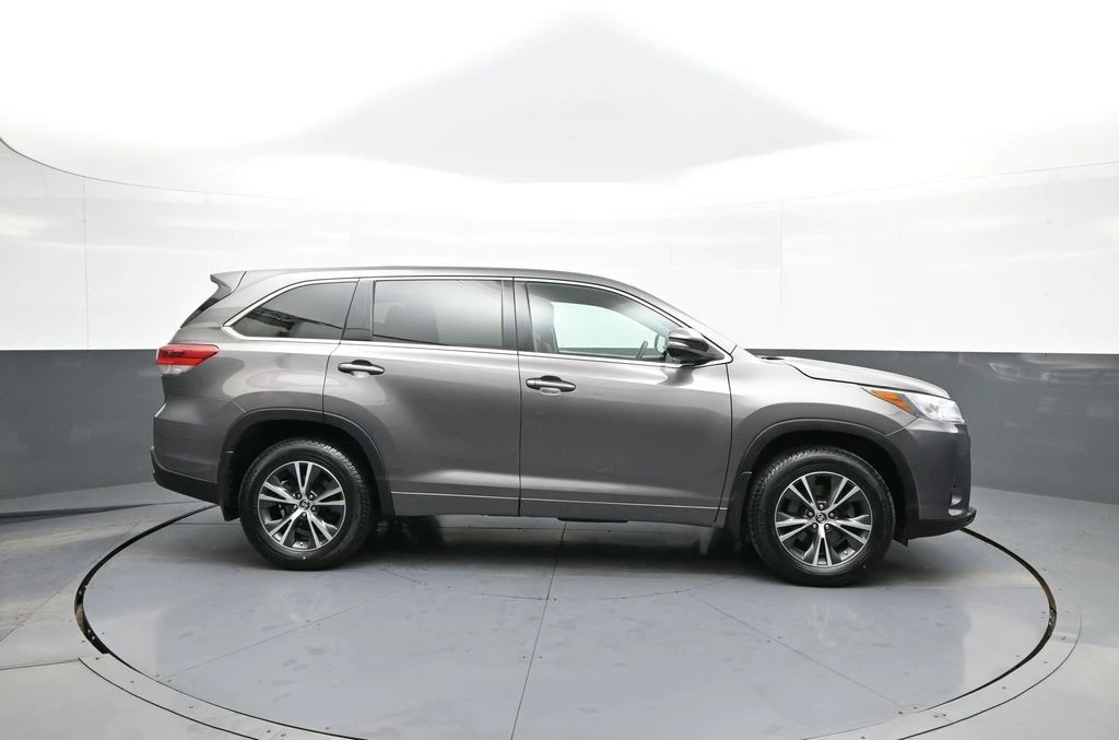 2017 Toyota Highlander - Image 5 of 12