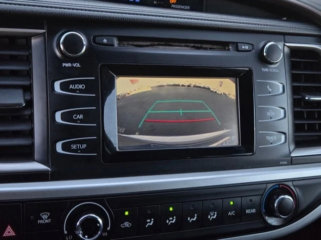 2017 Toyota Highlander - Image 15 of 21
