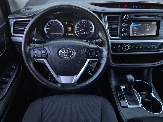 2017 Toyota Highlander - Image 12 of 21