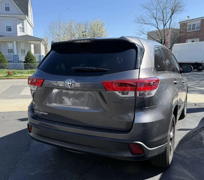 2017 Toyota Highlander - Image 9 of 12