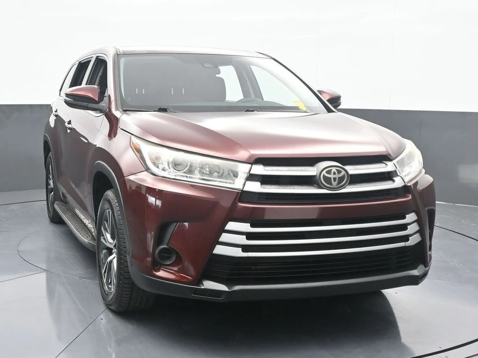 2017 Toyota Highlander - Image 9 of 12