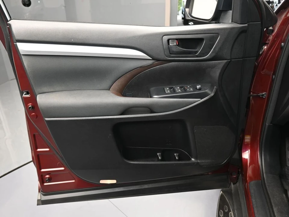 2017 Toyota Highlander - Image 12 of 12
