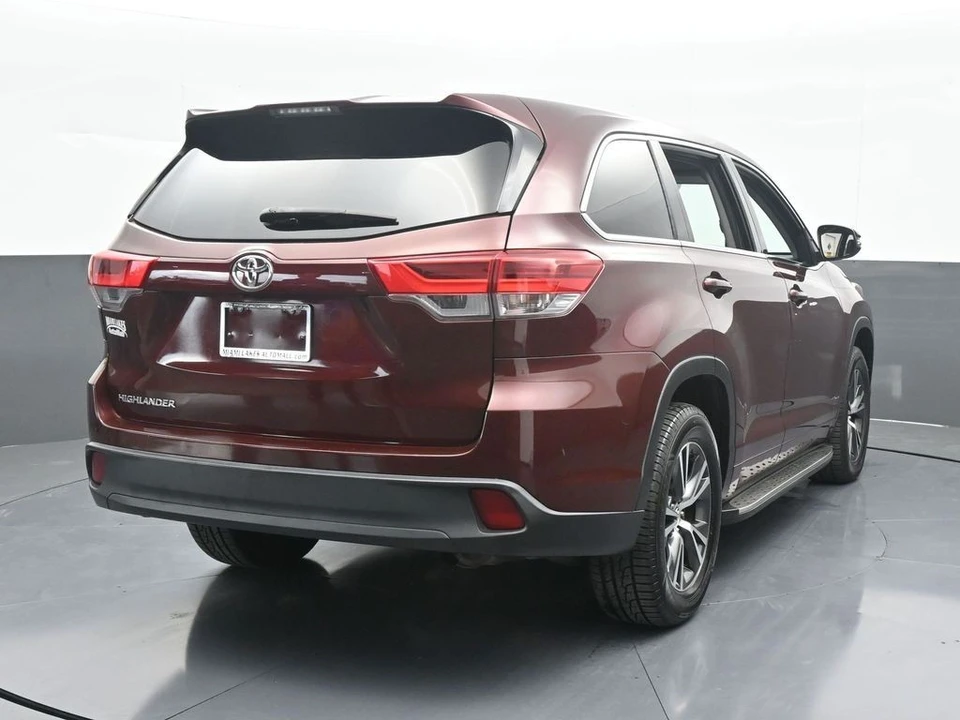 2017 Toyota Highlander - Image 5 of 12