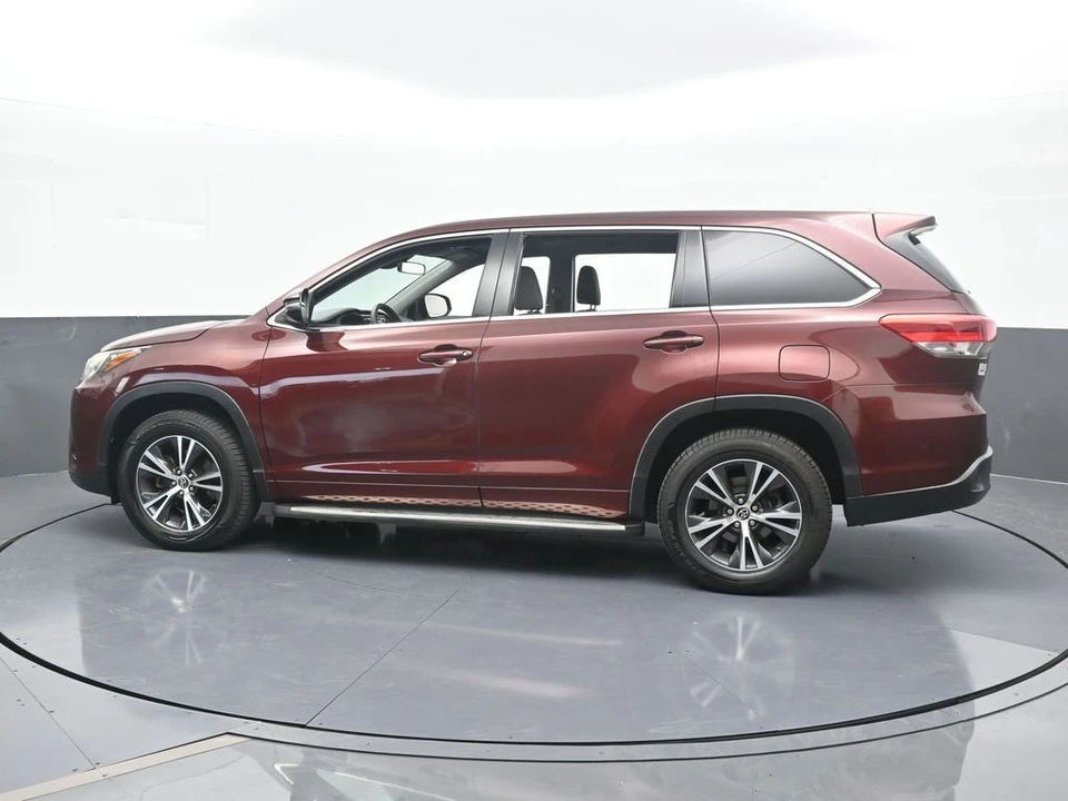 2017 Toyota Highlander - Image 3 of 12