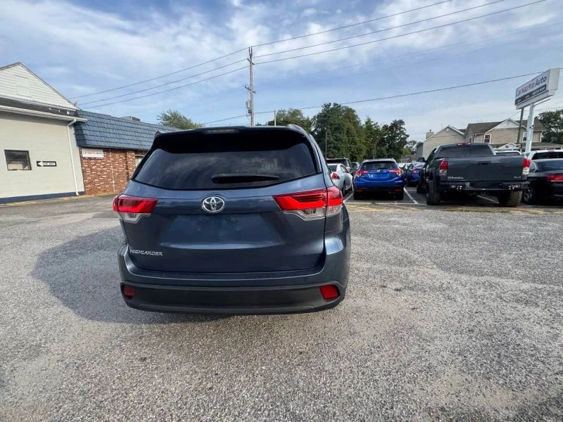 2017 Toyota Highlander - Image 11 of 12