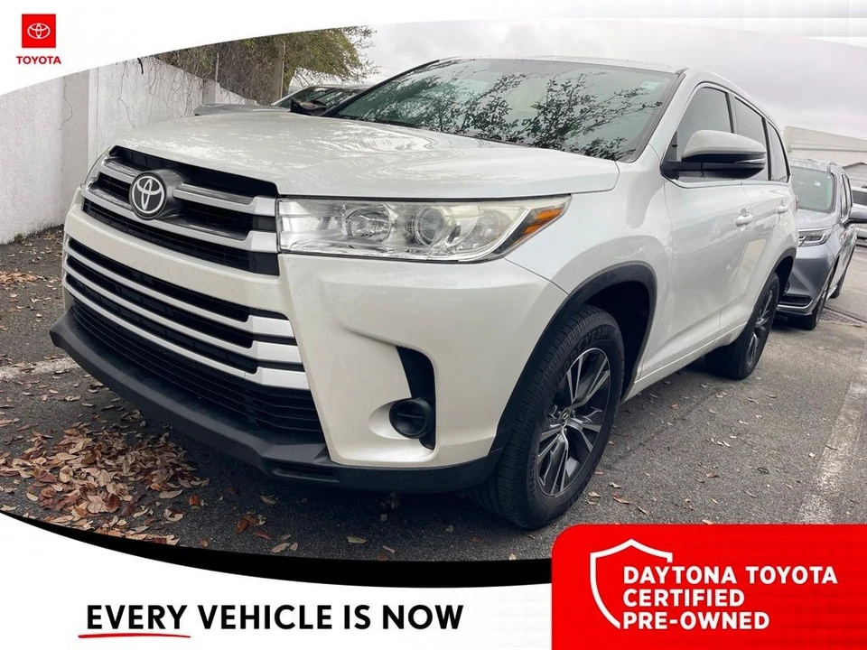 2017 Toyota Highlander - Image 7 of 10