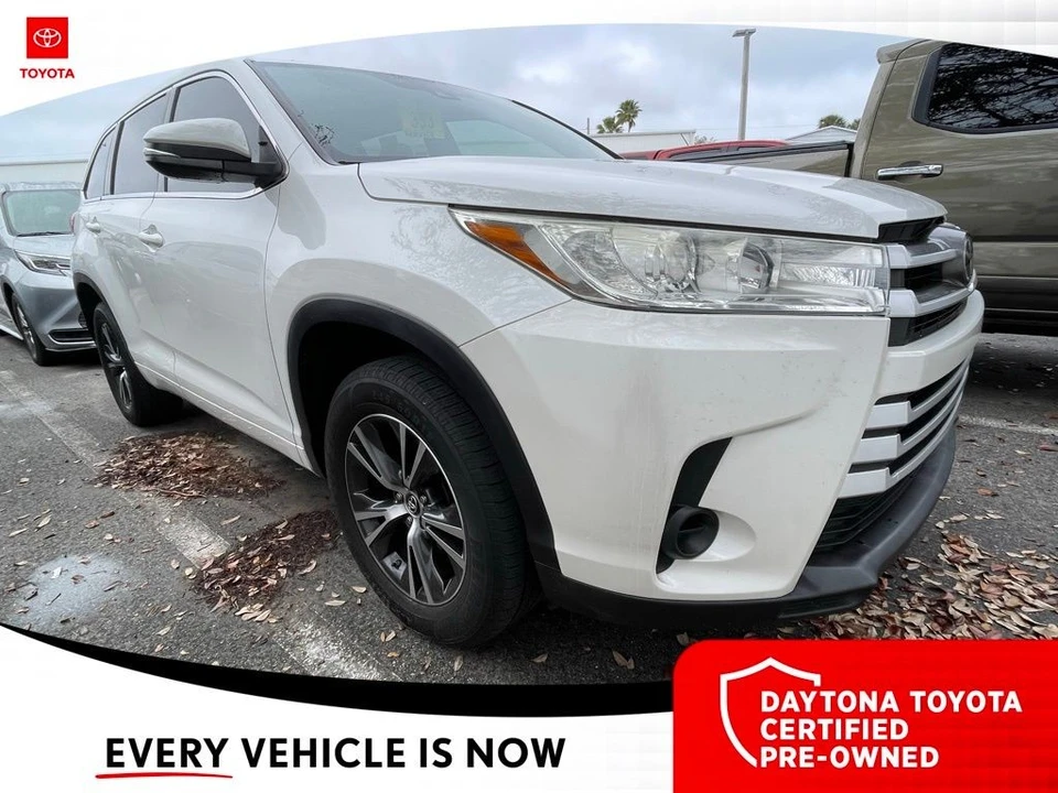 2017 Toyota Highlander - Image 2 of 10
