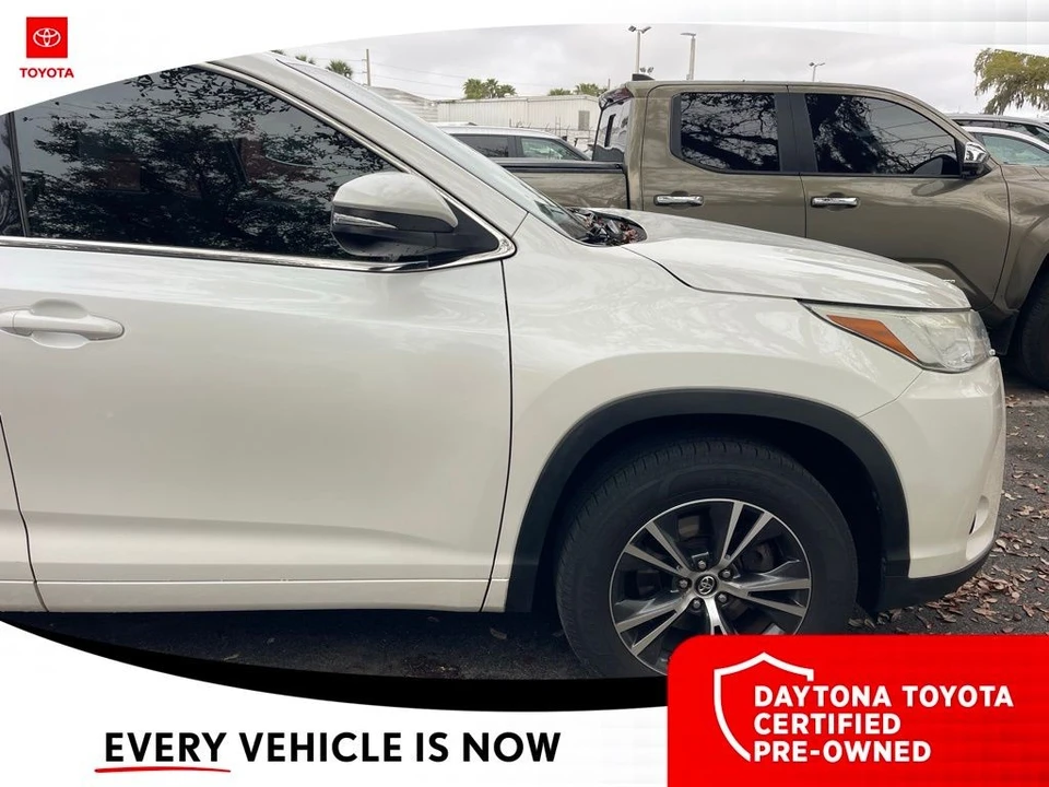 2017 Toyota Highlander - Image 3 of 10