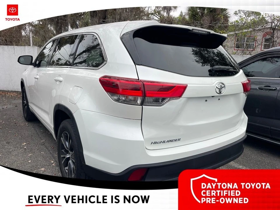 2017 Toyota Highlander - Image 10 of 10
