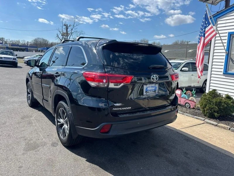 2017 Toyota Highlander - Image 5 of 12