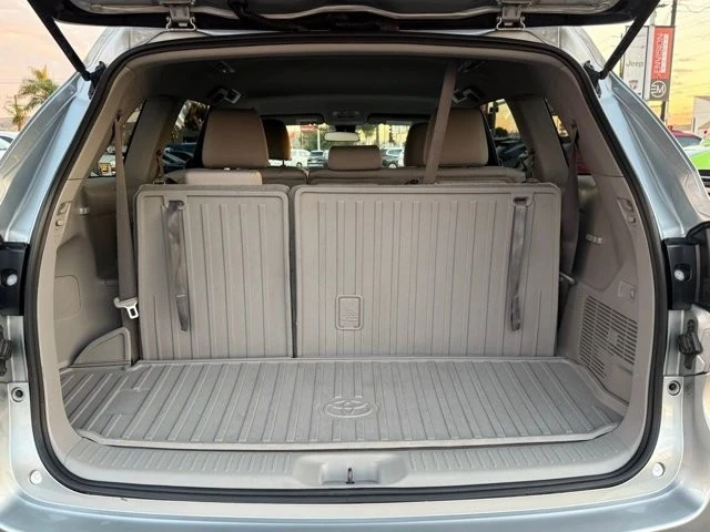 2017 Toyota Highlander - Image 11 of 12