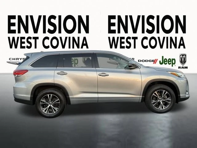 2017 Toyota Highlander - Image 9 of 12