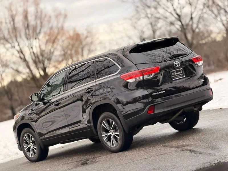 2017 Toyota Highlander - Image 5 of 12