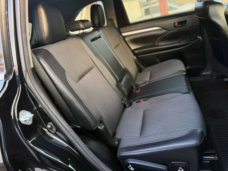 2017 Toyota Highlander - Image 5 of 11