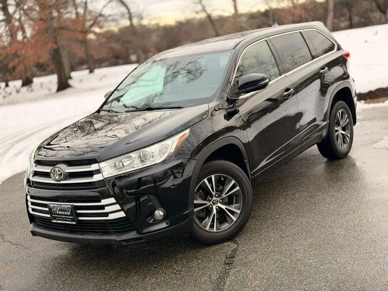 2017 Toyota Highlander - Image 2 of 12