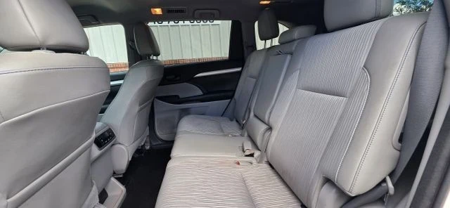2017 Toyota Highlander - Image 20 of 21