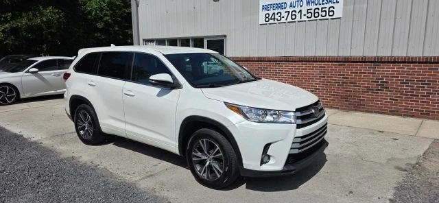 2017 Toyota Highlander - Image 2 of 21