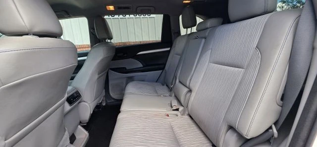 2017 Toyota Highlander - Image 20 of 21