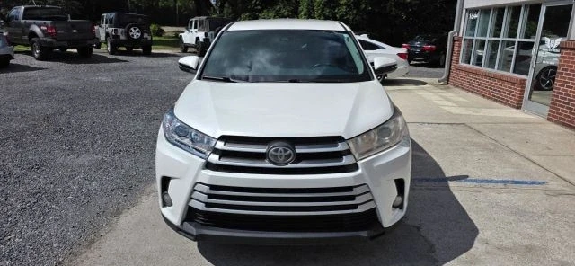 2017 Toyota Highlander - Image 8 of 21
