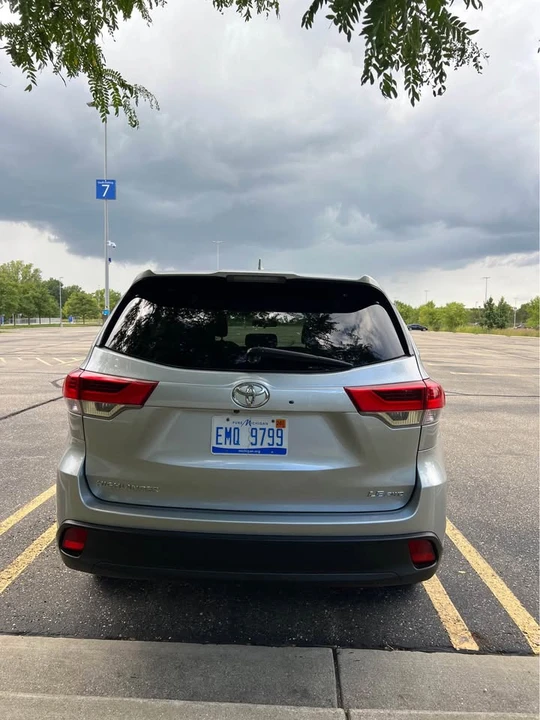 2017 Toyota Highlander - Image 6 of 19