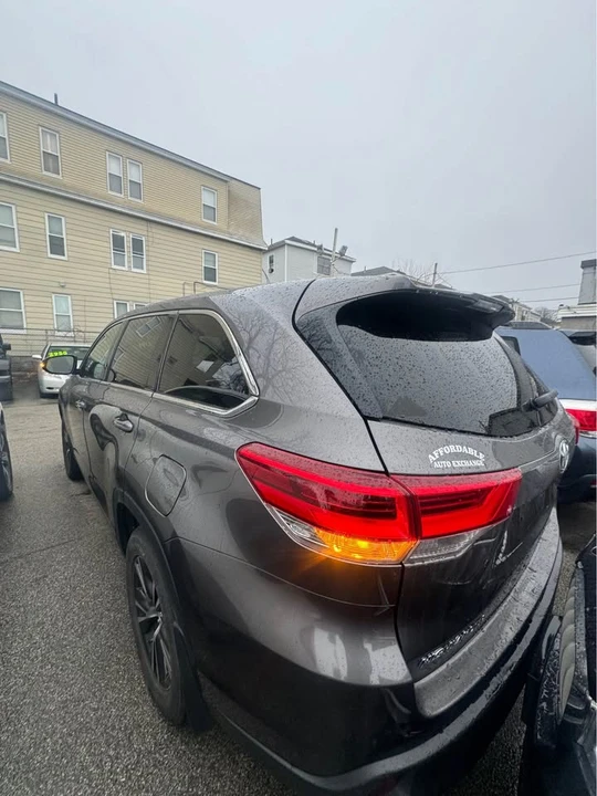 2017 Toyota Highlander - Image 5 of 8