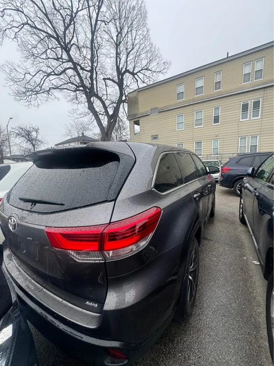 2017 Toyota Highlander - Image 4 of 8