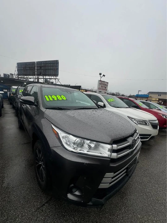 2017 Toyota Highlander - Image 2 of 8